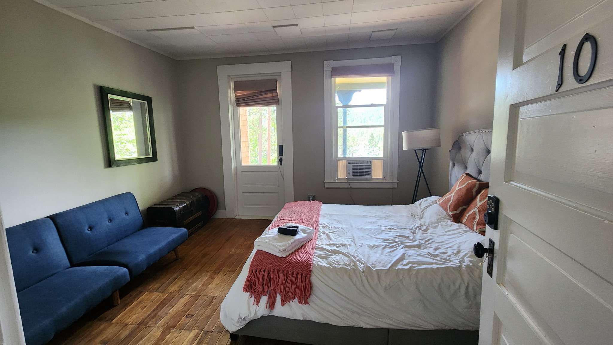 In-house room photo 3